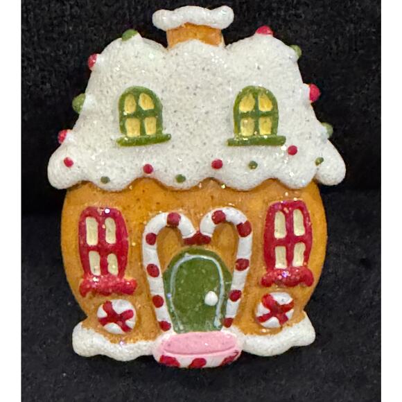 Vintage-Style Gingerbread House Pin Brooch Festive Christmas Holiday CP141 - Picture 2 of 3